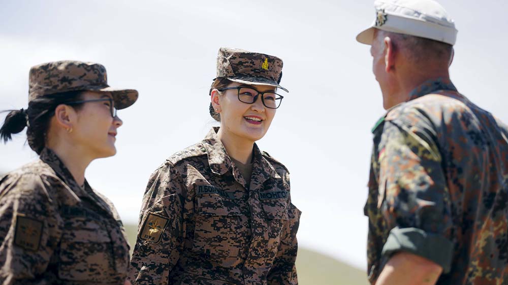 Die Regierung will mehr Frauen für die Bundeswehr werben - vor allem für Führungspositionen