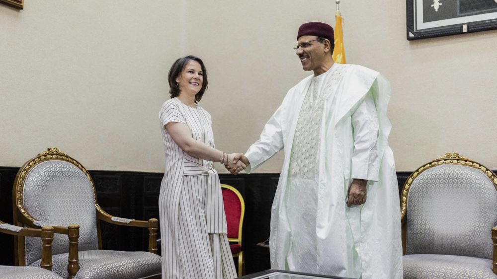 Außenministerin Annalena Baerbock bei einem Treffen mit Nigers Präsident Mohamed Bazoum (April 2022)