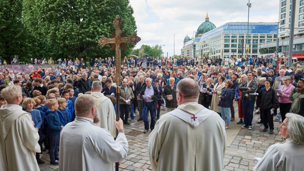 Evangelische Festlichkeiten an Christi Himmelfahrt in Berlin-Mitte