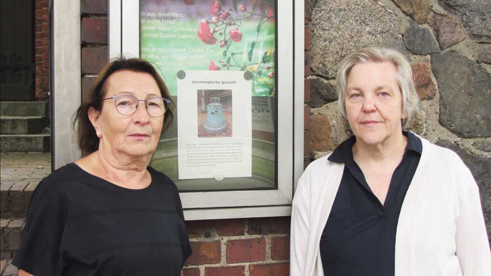 Pfarrerin Finke (re.) und GKR-Mitglied