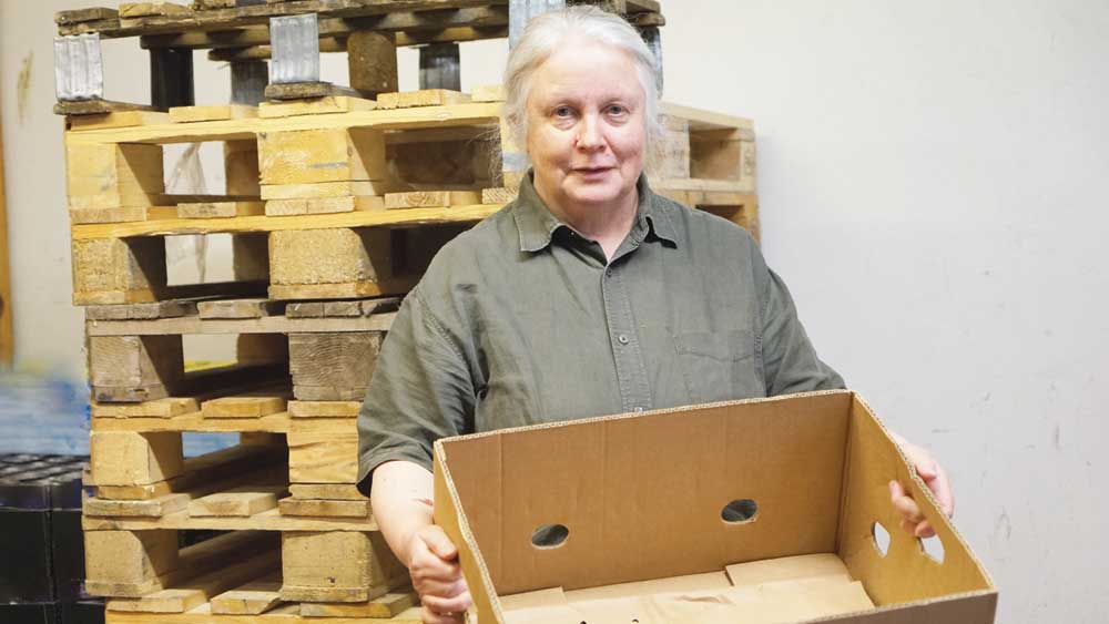 Leere Regale bei der UkraineHilfe in Lobetal Evangelische Zeitung