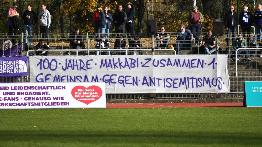 Banner gegen Antisemitismus von TeBe Fans 2022