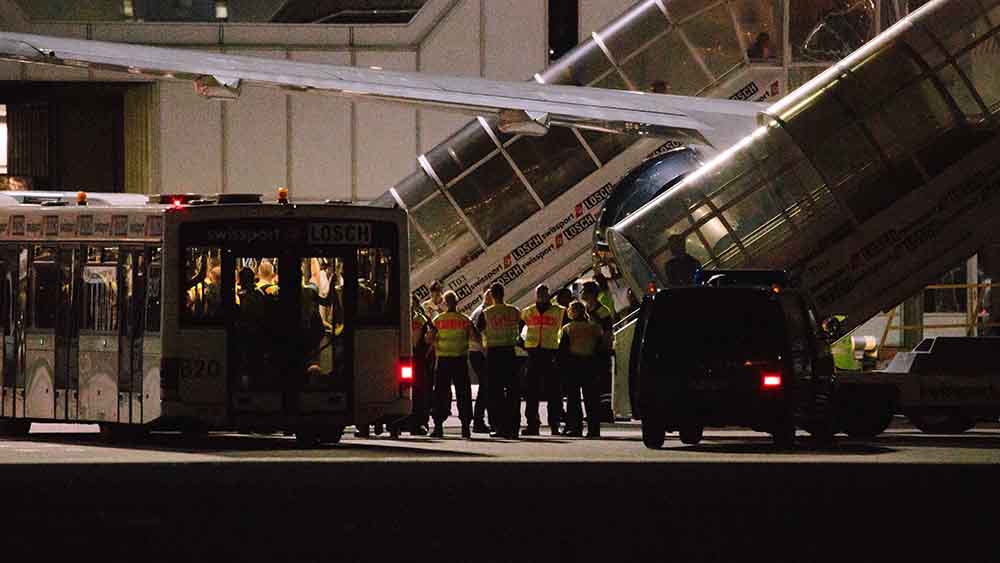 Abschiebungen wie hier am Flughafen München sollen bald einfacher möglich sein