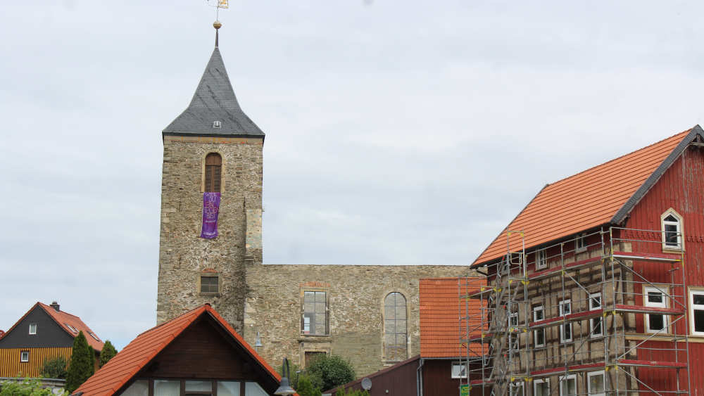 Image - Ein neues Dach für die “Cabrio-Kirche” in Hüttenrode