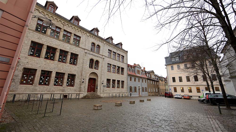 Die Präsentation in der Volkshochschule Weimar bildet den bundesweiten Auftakt der Ausstellungsreihe (Foto aus dem Winter 2018)