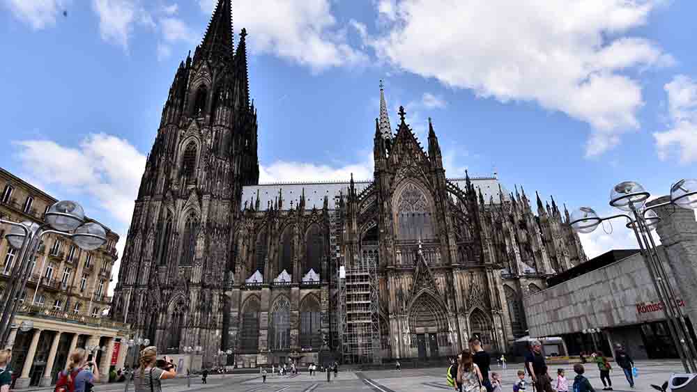 Zur Terrorgefahr am Kölner Dom sagte Reul, die Einsatzkräfte seien gut vorbereitet und aufgestellt