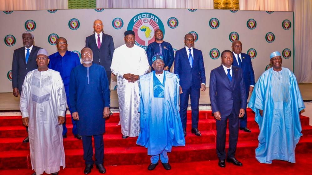 Die Staats- und Regierungschefs der Westafrikanischen Wirtschaftsgemeinschaft (ECOWAS) trafen sich zu einem Krisentreffen in Nigerias Hauptstadt Abuja