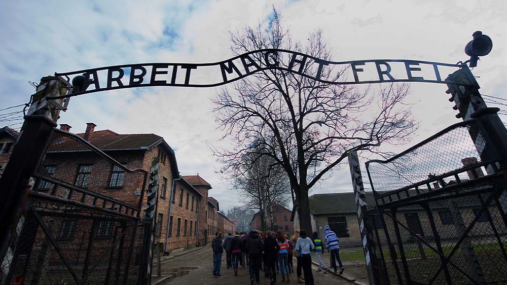 Image - Gedenken an ermordete Sinti und Roma in Auschwitz