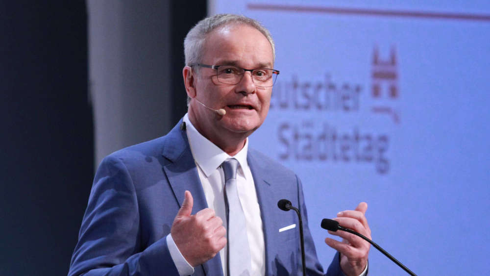 Helmut Dedy, Hauptgeschäftsführer des Deutschen Städtetages, sieht die ganzheitliche Betreuung von arbeitslosen Jugendlichen in Gefahr