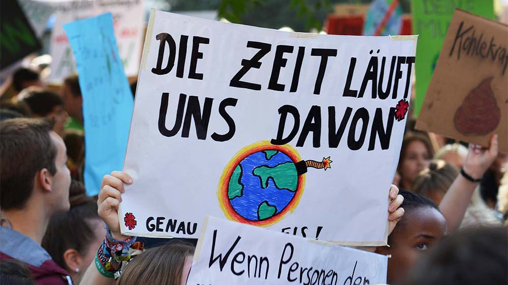 Gerade was Klimaschutz angeht, fühlen sich viele Jugendliche von Politikerinnen und Politikern nicht gesehen
