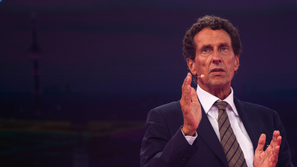 Julian Nida-Rümelin war von 2001 bis 2002 Kulturstaatsminister unter  Bundeskanzler Gerhard Schröder