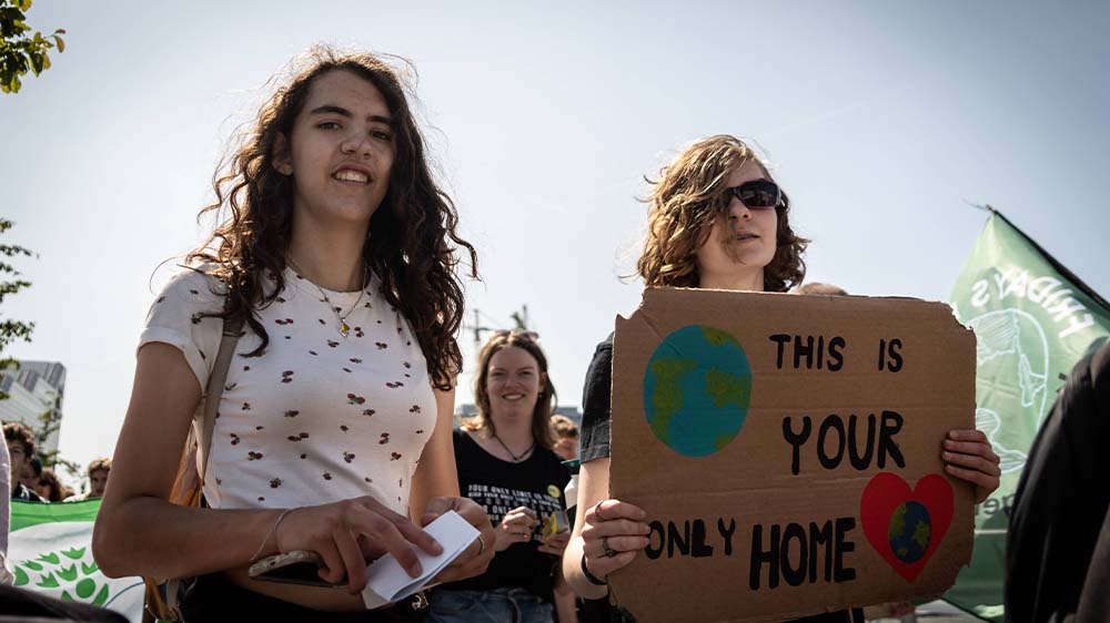 Interessierte zwischen 14 und 21 Jahren aus ganz Deutschland können sich jetzt noch für die Klimakonferenz anmelden. Auch die Kosten für die Anreise, Übernachtung und Verpflegung werden übernommen.