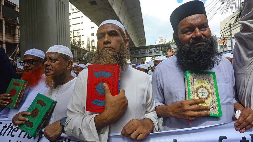 Weltweit sind Muslime nach den Koranverbrennungen auf die Straße gegangen wie hier Anfang Juli in Bangladesh