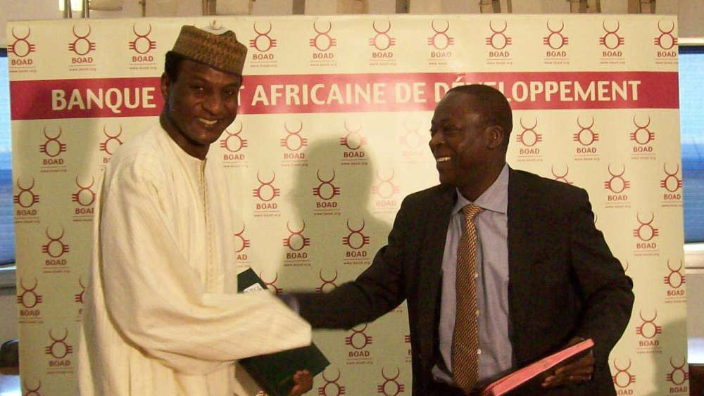 Der ehemalige Finanzminister von Niger, Ali Mahamane Lamine Zeine (links), soll neuer Premier in Niger werden (Archivbild)