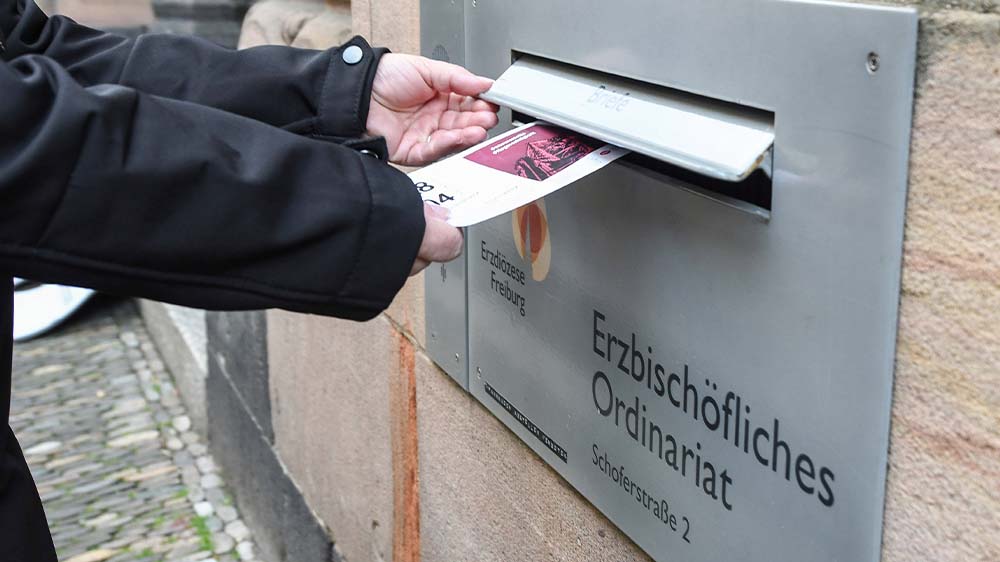 Die Dienste der Kanzlei Westpfahl Spilker Wastl waren in den vergangenen Jahren vor allem bei der katholischen Kirche in Bezug auf Missbrauch gefragt (Symbolbild)