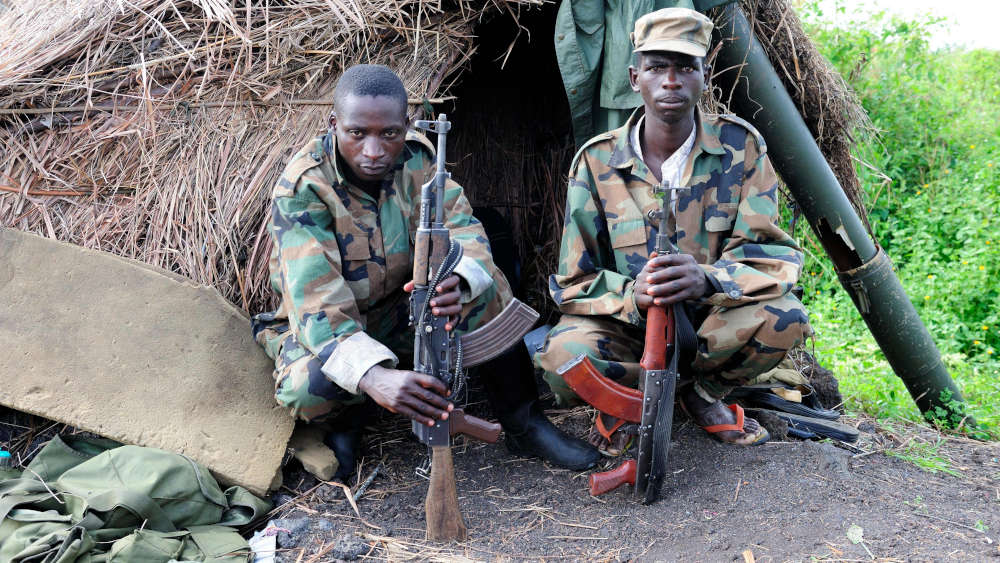 Rebellen-Soldaten sollen in der Region Nord-Kivu mehrere Menschen getötet haben (Archivbild)