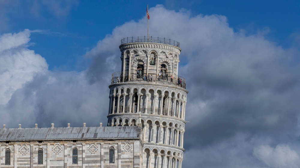 Der Schiefe Turm von Pisa ist ein Besuchermagnet