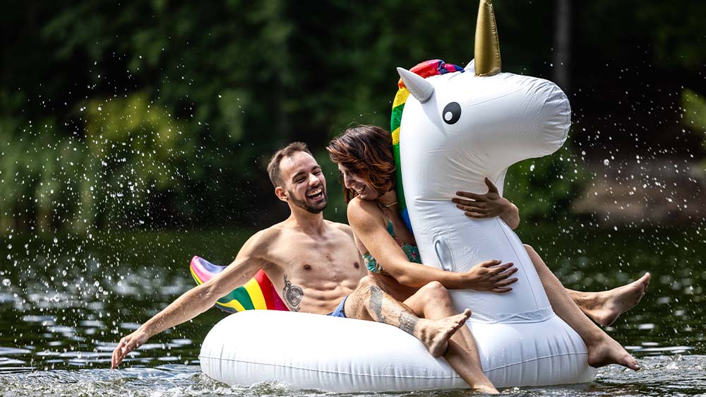 Einhörner sind bis heute beliebt - zum Beispiel als Luftmatratze im Sommer