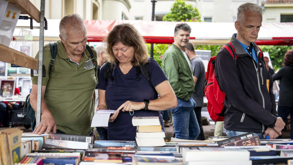 Die Oxfam-Aktion "Second-Hand-September" will Menschen animieren, Gebrauchtes zu kaufen