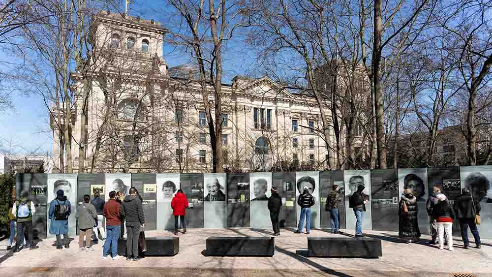 In Berlin erinnert ein Denkmal an die im Nationalsozialismus ermordeten Sinti und Roma