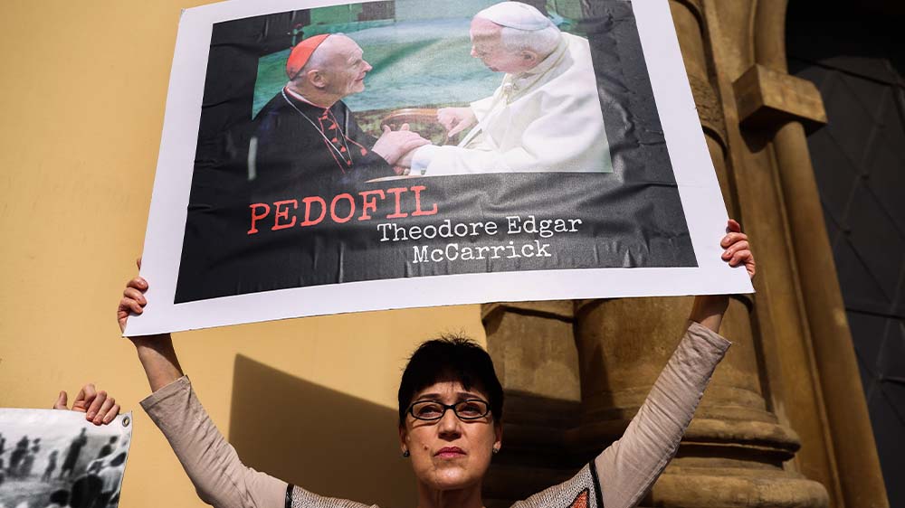 Eine Anklage warf McCarrick vor, in den 70er Jahren einen 16-Jährigen mehrfach sexuell missbraucht zu haben