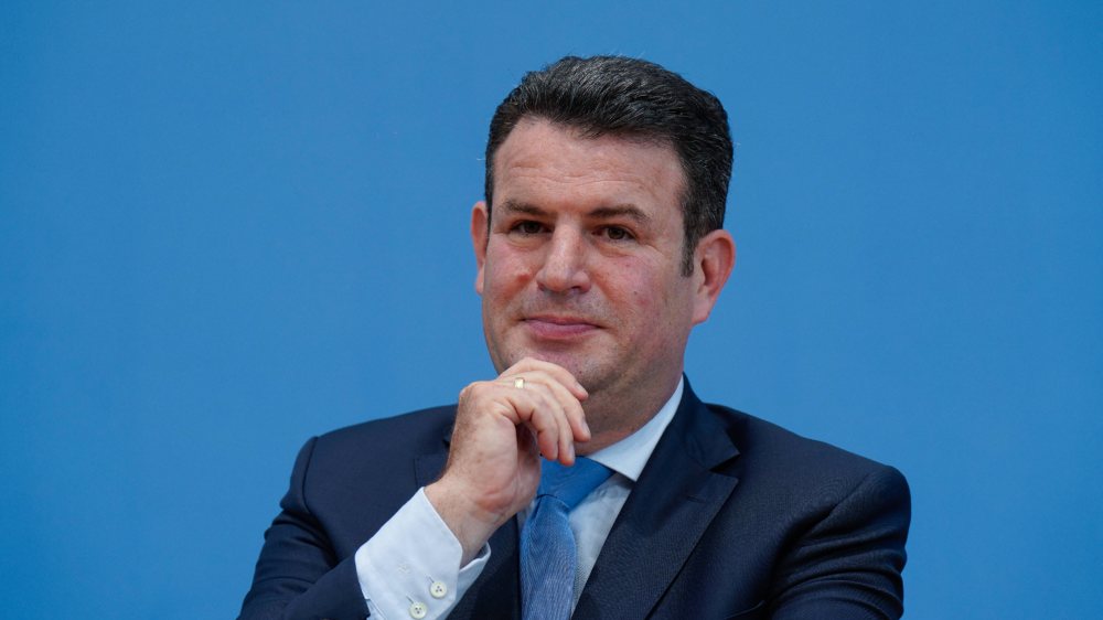 Hubertus Heil verkündete die Erhöhung der Regelsätze für 2024