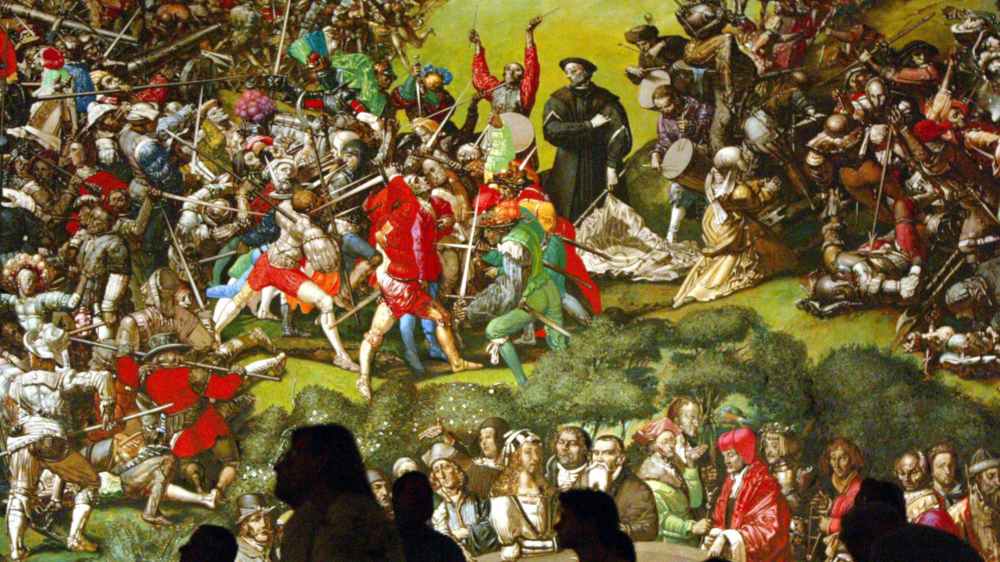 Besucher vor dem Monumentalgemälde "Frühbürgerliche Revolution in Deutschland" im Panorama Museum Bad Frankenhausen