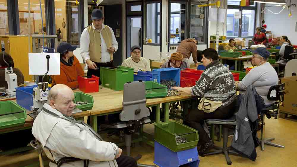 In den Einrichtungen der v. Bodelschwinghschen Stiftungen arbeiten zahlreiche Menschen mit Behinderung