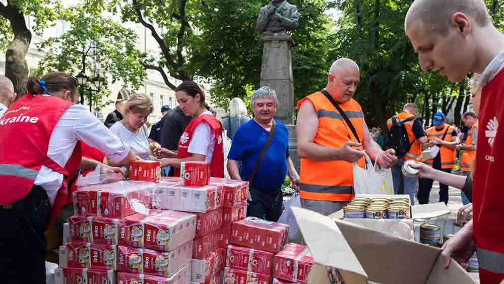 Die Caritas verteilt ihre Hilfsgüter in der gesamten Ukraine, hier in Charkiw