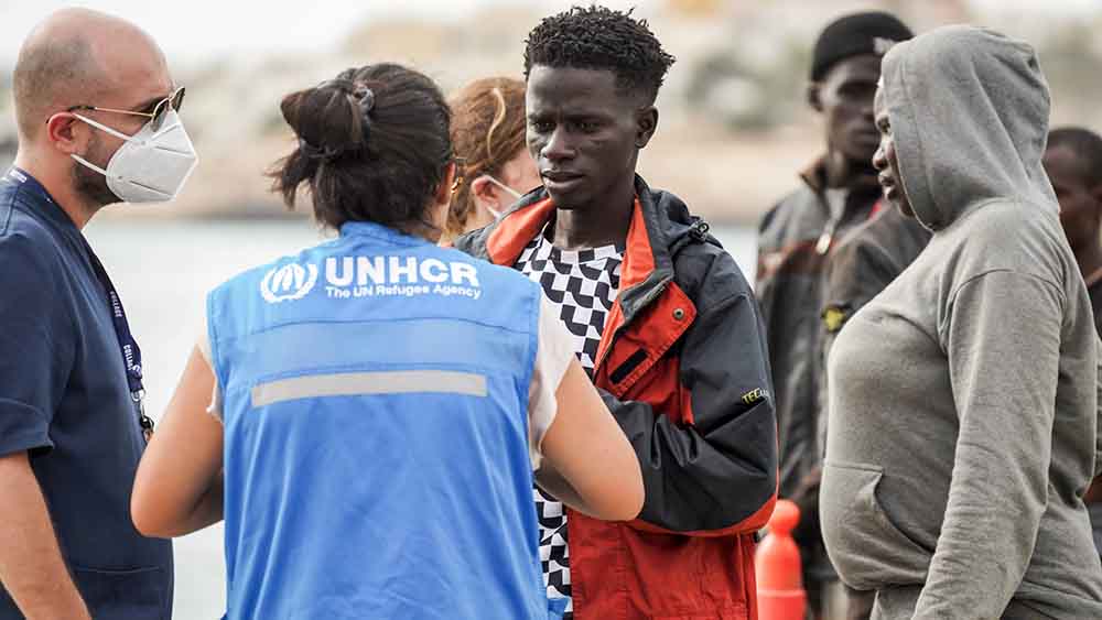 Hilfsorganisationen betreuen die Flüchtlinge auf Lampedusa