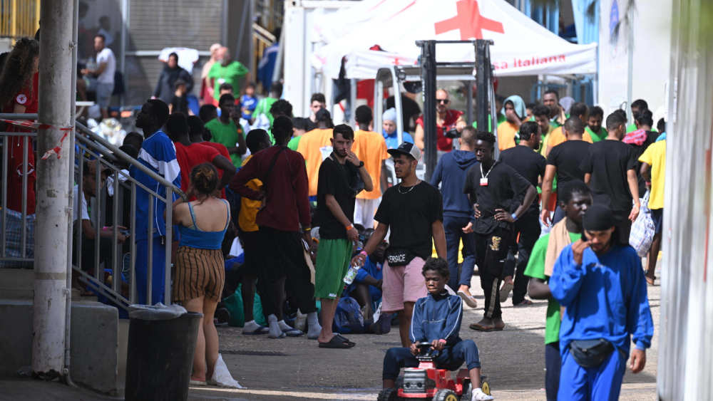 Gerettete Flüchtlinge am Hafen der italienischen Insel Lampedusa – In Europa haben im letzten Jahr mehr als eine Million Menschen Asyl beantragt