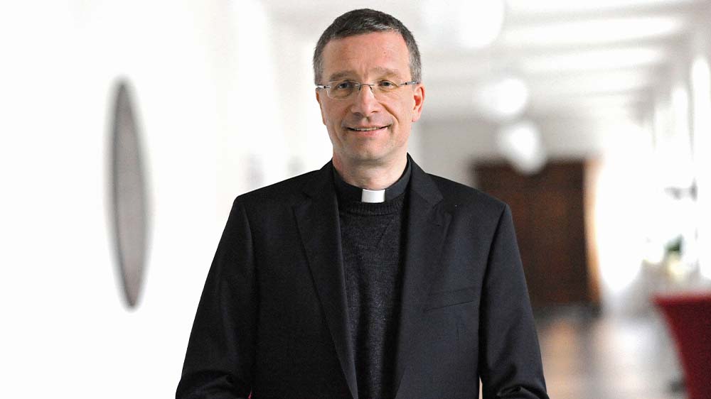 Der künftige Bischof des katholischen Bistums Fulda, Michael Gerber, will den Menschen den christlichen Glauben wieder nahe bringen