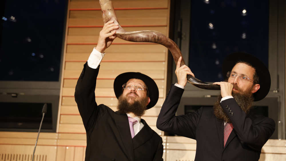 Am jüdischen Neujahrsfest Rosch Haschana und in den vier Wochen zuvor wird in den Synagogen auf der ganzen Welt das Schofarhorn geblasen