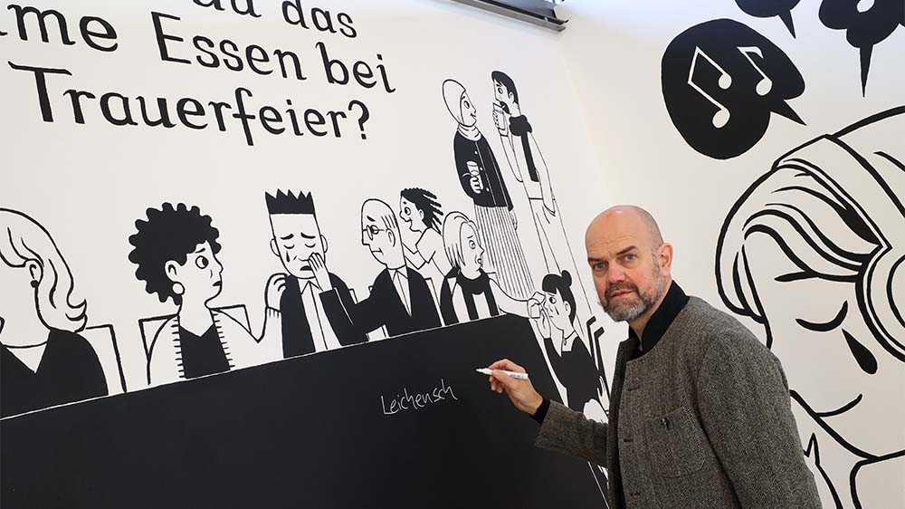 Dirk Pörschmann ist der Direktor des Museums für Sepulkralkultur