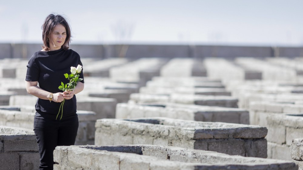 Im März 2023 besuchte Annalena Baerbock einen jesidischen Friedhof im Nordirak