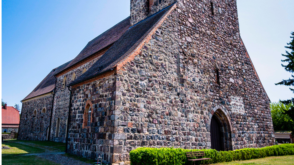 Dorfkirche Falkenhagen in der Mark Brandenburg