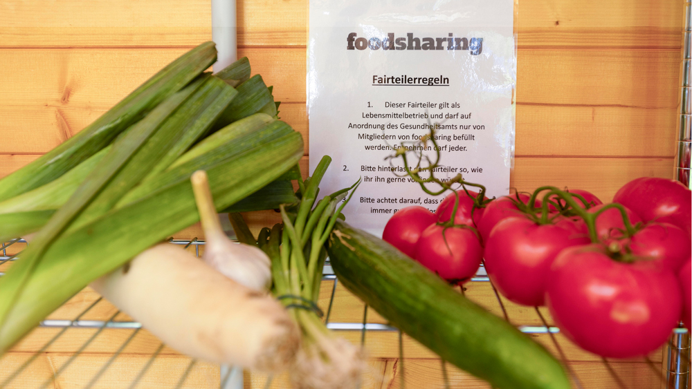 Food-sharing-Schrank in Kirchengemeinde Hattingen