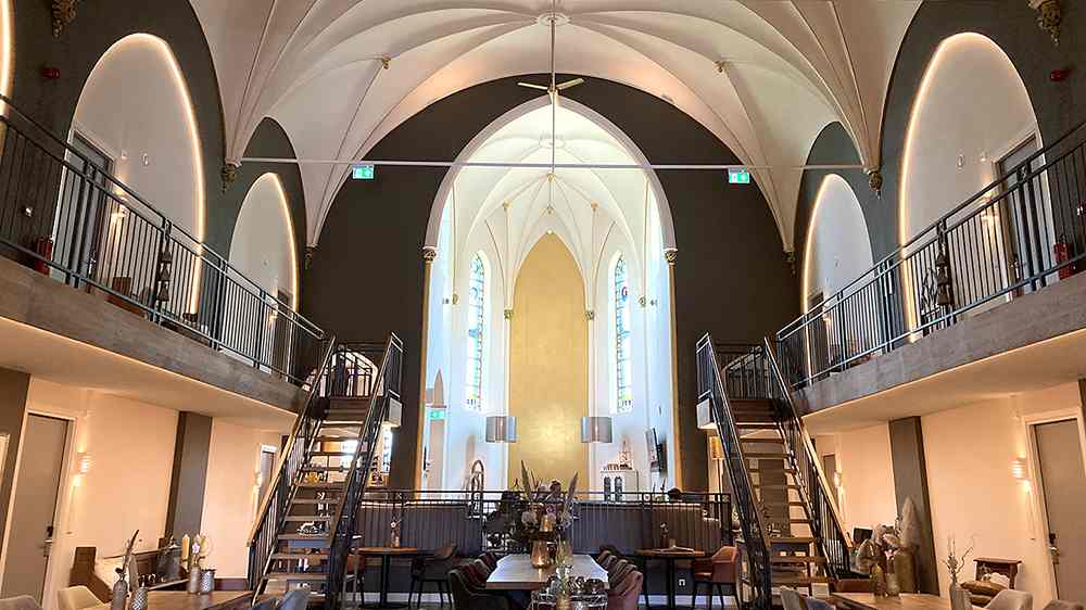 Das Kerkhotel zeigt ein Gleichgewicht zwischen alten und neuen Elementen