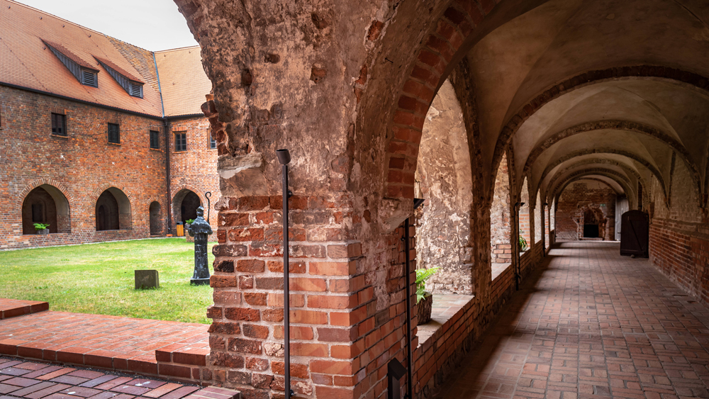 Innenhof des Kloster Jerichow in Sachsen-Anhalt