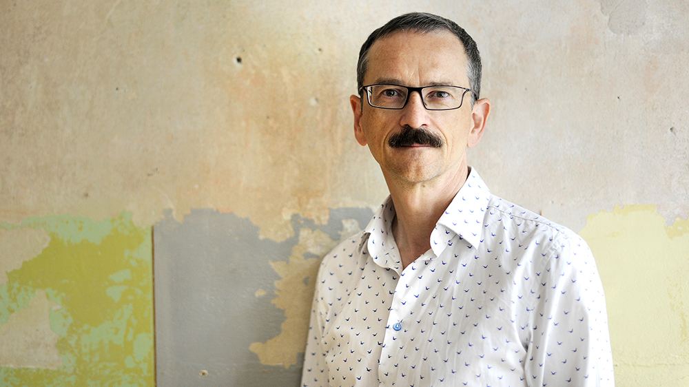 Die Menschen, die der Krimiautor Carlo Feber erschafft, existieren nur auf dem Papier – und entwickeln doch ein ganz eigenes Leben