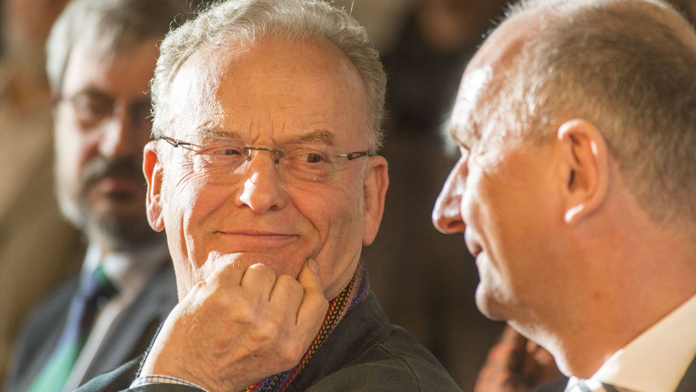 Friedrich Schorlemmer und Dietmar Woidke beim Festakt 25 Jahre Friedliche Revolution in Cottbus im Jahr 2014