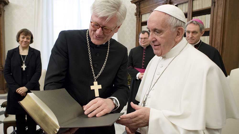 Im Februar 2017 traf der EKD-Ratsvorsitzende Heinrich Bedford-Strohm im Vatikan Papst Franziskus