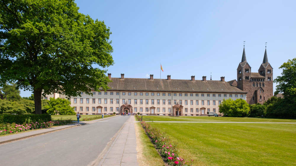 Das 1.200 jährige ehemaligen Benediktinerkloster Corvey ist seit 2014 Weltkulturerbe der UNESCO (Symbolbild)