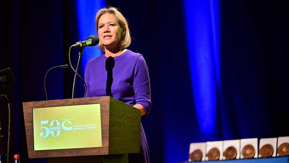 ARD-Programmdirektorin Christine Strobl das GEP mit der ARD