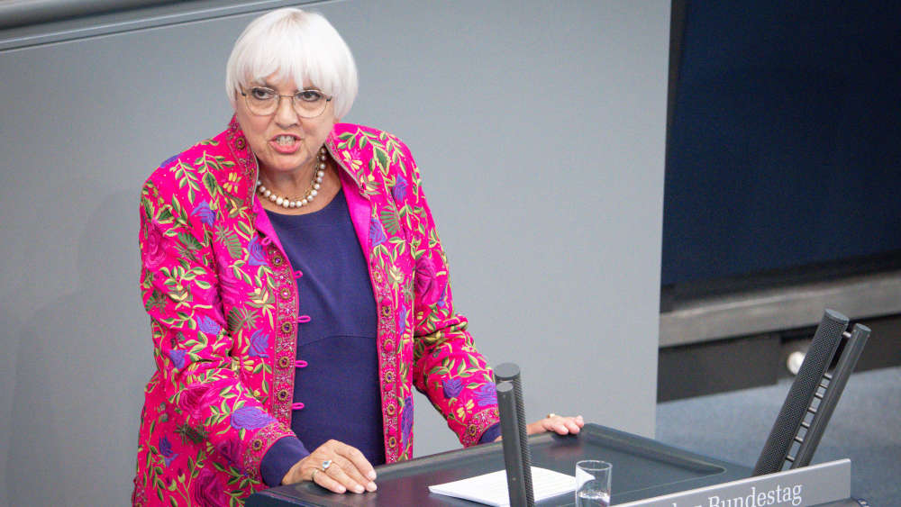 Kulturstaatsministerin Claudia Roth ist überzeugt, dass Museen aktiv die Demokratie stärken können