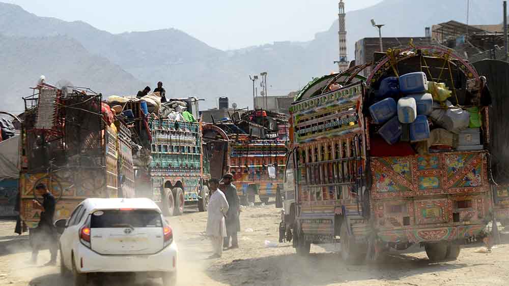 Viele Menschen machen sich in Afghanistan auf die Flucht