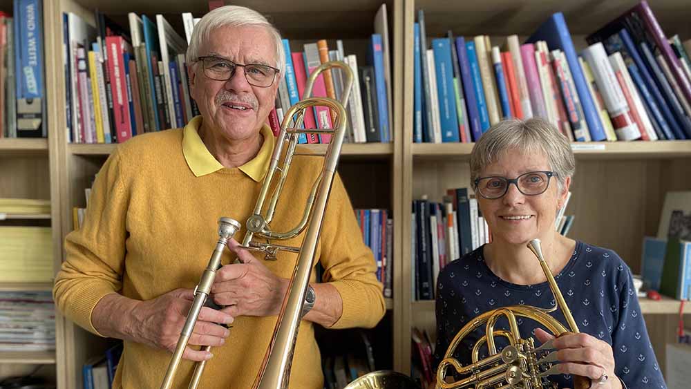 Dieter Charbon und Marlene Hansen spielen beide seit 60 Jahren im Posaunenchor und aktuell im Seniorenbläserkreis Hamburg/Schleswig-Holstein.