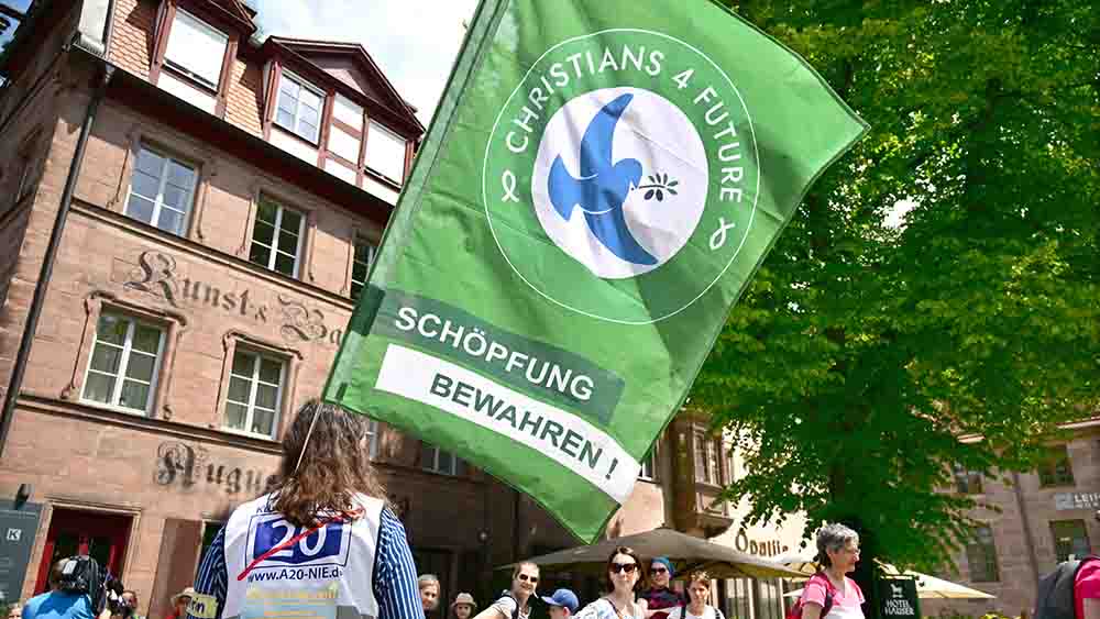 "Christians for Future" gehen in vielen deutschen Städten auf die Straße