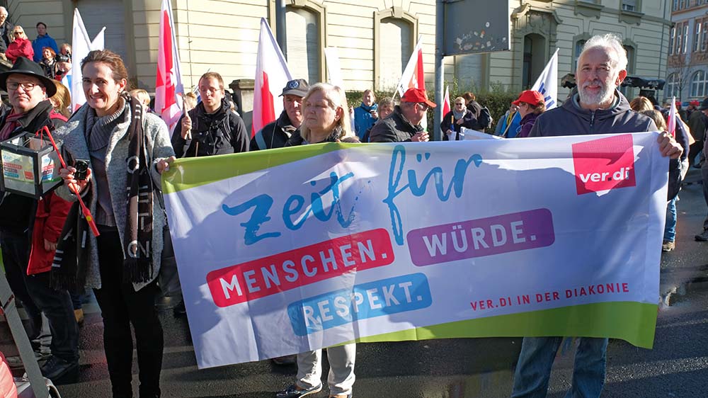 Kirchliche Mitarbeitervertreter Mahnen Mehr Mitbestimmung An ...