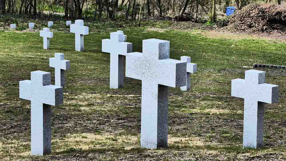 Auf dem Soldatenfriedhof von Lietzen finden die sterblichen Überreste ihre letzte Ruhe